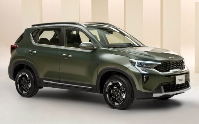 kia sonet side view in green color