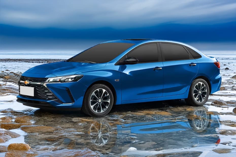 Chevrolet Cruze side view in blue color