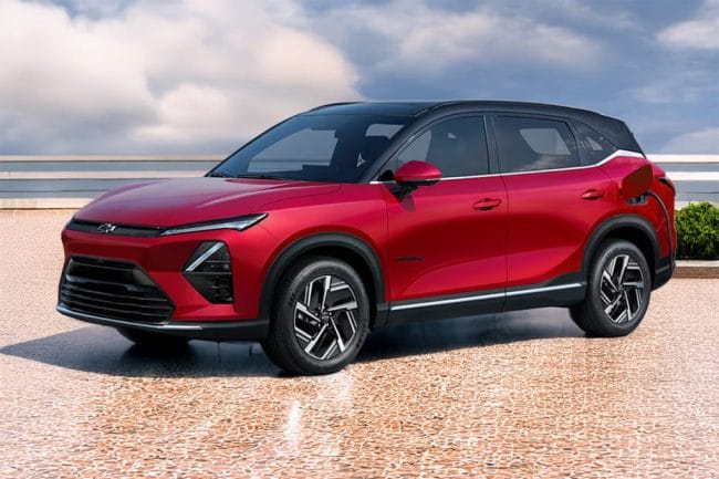 Chevrolet Captiva EV  side view in red color