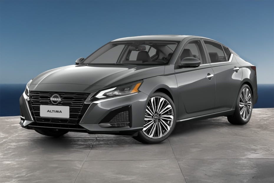 Nissan Altima side view in grey color