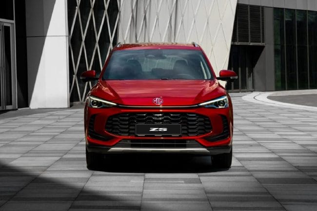 MG ZS front view in red color