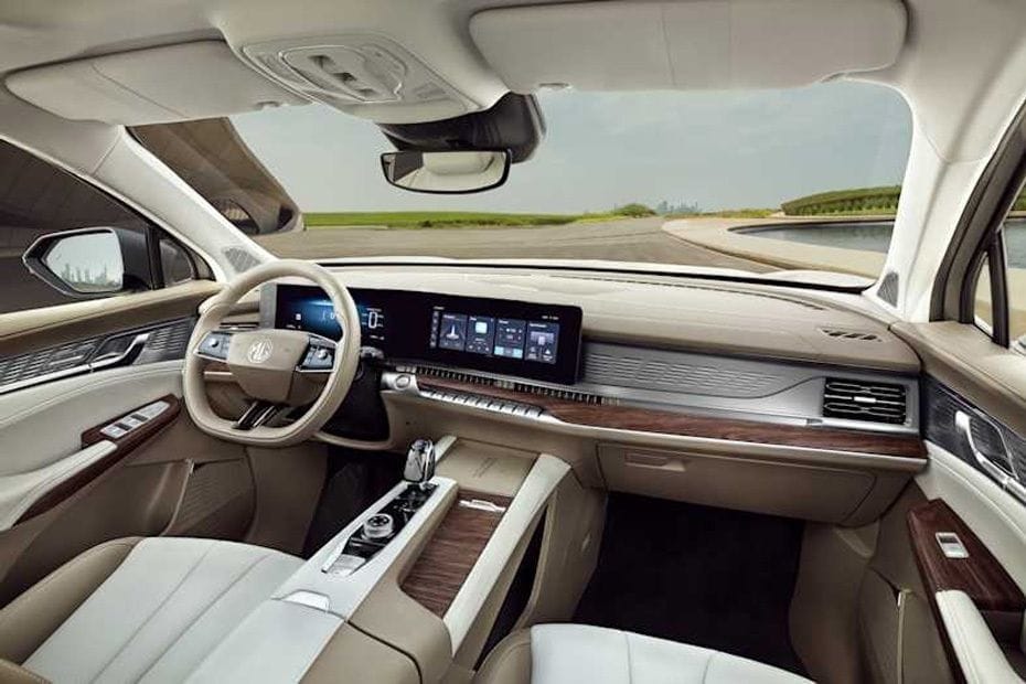 MG RX9 interior view