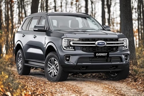 Ford Everest  front view in black color