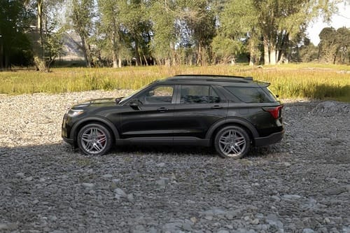 Ford Explorer side view in black color