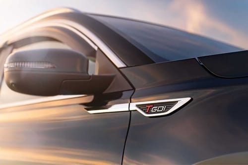 Tiggo 8 Pro Max side view in black color