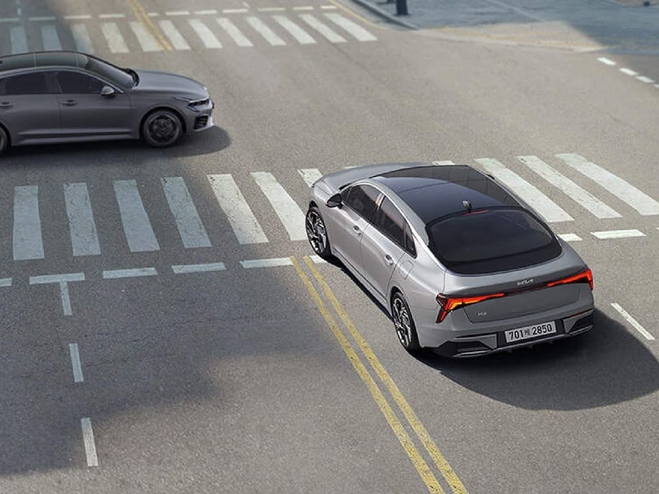 Kia K5 Forward Collision-avoidance Assist